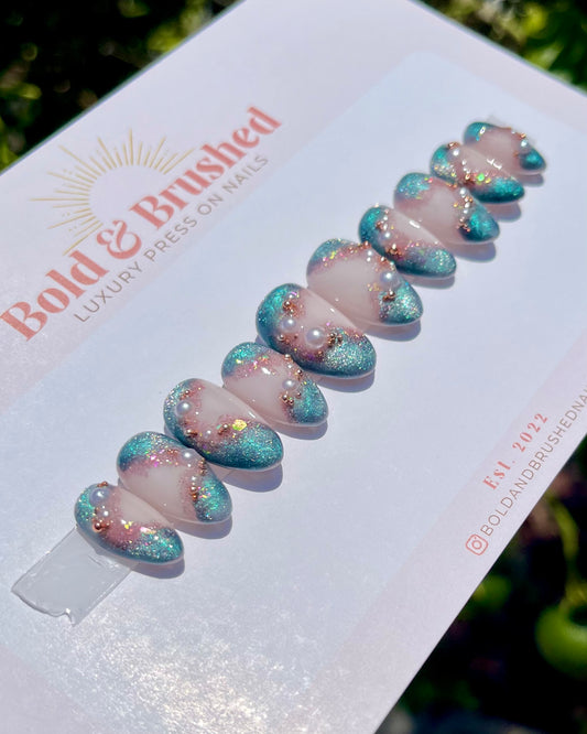 Siren/Mermaid Pearlescent Cateye.