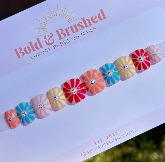 Happy Little Daisies Press on Nail Set